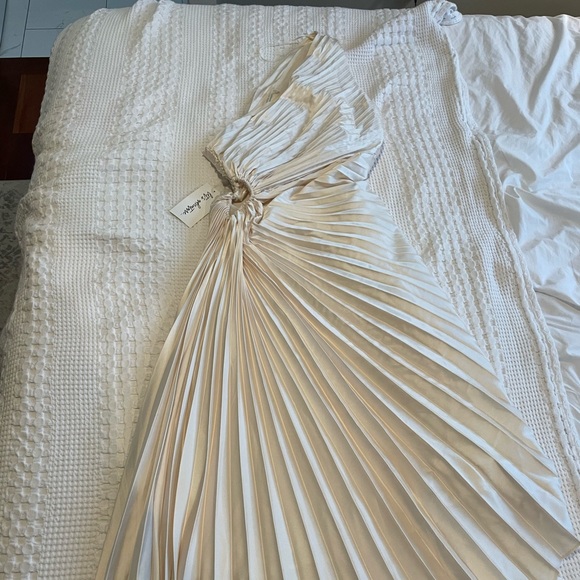 White Sands one shoulder maxi dress - Picture 2 of 3